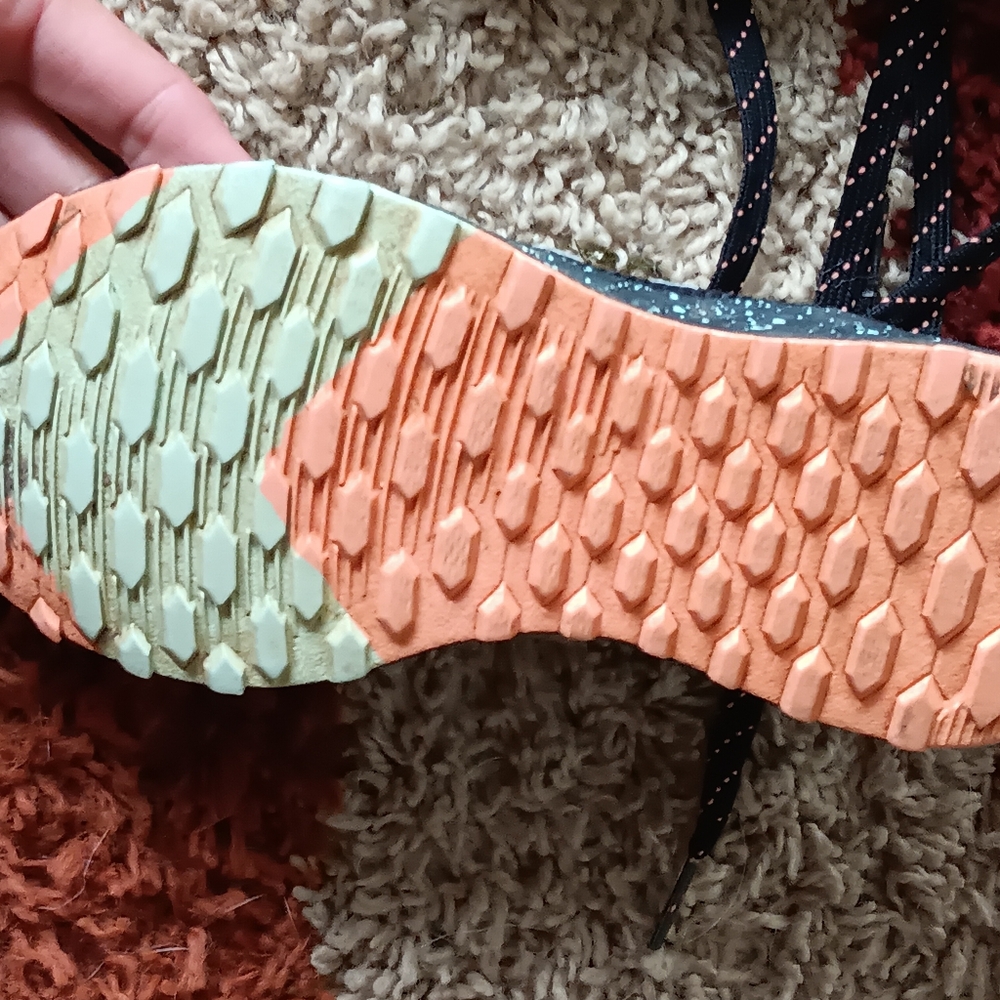 New Balance - Picture 3 of 5